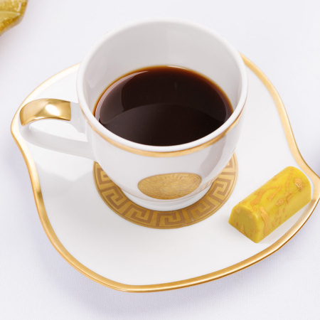 Дубайский лимонный шоколад с фисташковой начинкой 10г Дубайский лимонный шоколад с фисташковой начинкой 10г