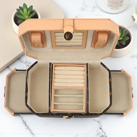 Шкатулка для украшений коричневая