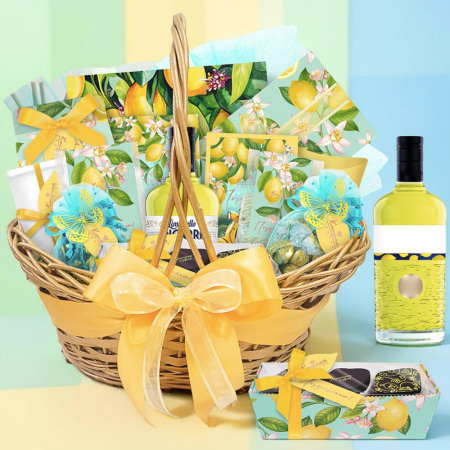 Корзина: шоколад, конфеты, оливки, кофе