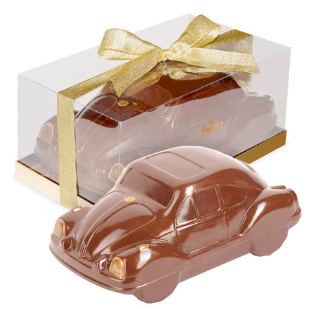 Ретро-автомобиль из молочного шоколада