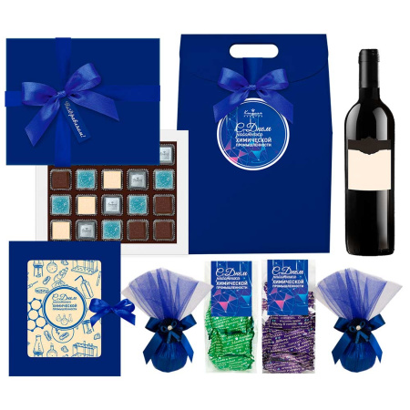 Набор с конфетами: ассорти, мармелад-суфле, белый шоколад Набор с конфетами: ассорти, мармелад-суфле, белый шоколад