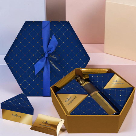 Набор мармелада, сухофруктов в шоколаде и конфет марципановых 690г