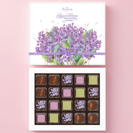 Набор молочного шоколада, конфет ассорти и мармелада