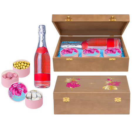 Шкатулка с конфетами: суфле, марципановые, драже